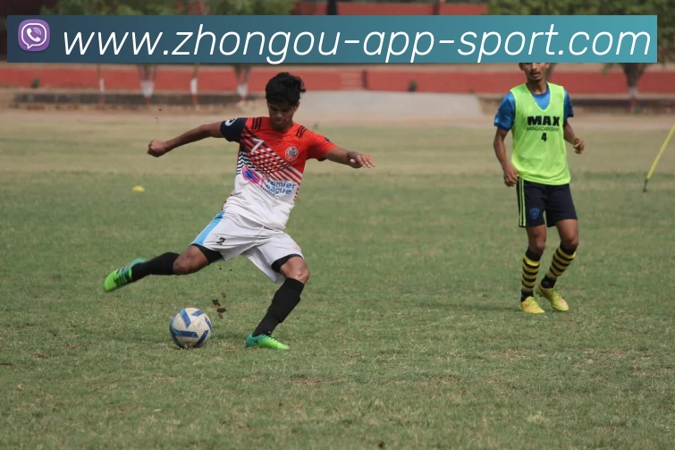 沃特森表现稳定半场7投4中斩获10分三分球精准命中1次