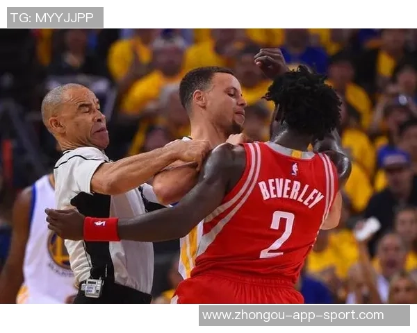 库里脚踝再度受伤老将们出战热火的希望渺茫 库里脚踝再度受伤老将们出战热火的希望渺茫