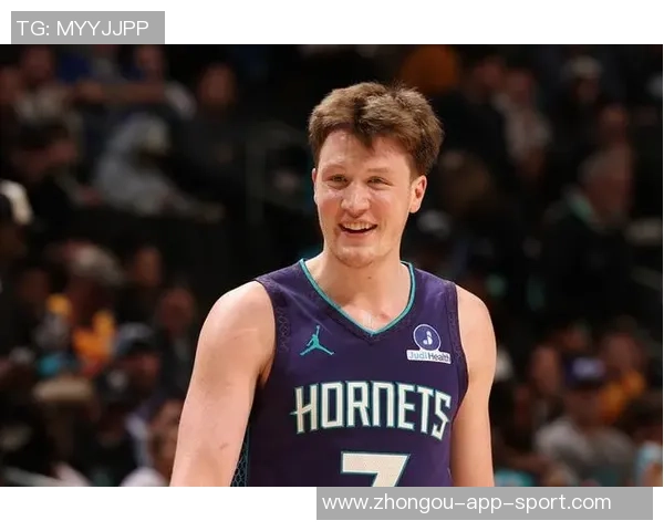 克尼佩尔表现出色4号秀11投5中贡献14分4篮板3助攻正负值高达18 克尼佩尔表现出色4号秀11投5中贡献14分4篮板3助攻正负值高达18